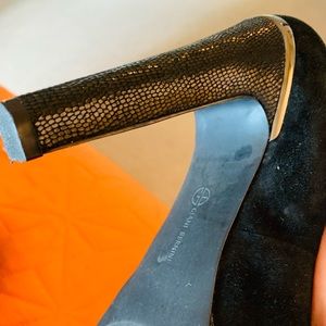 Beautiful size 7 M platform open toe pumps